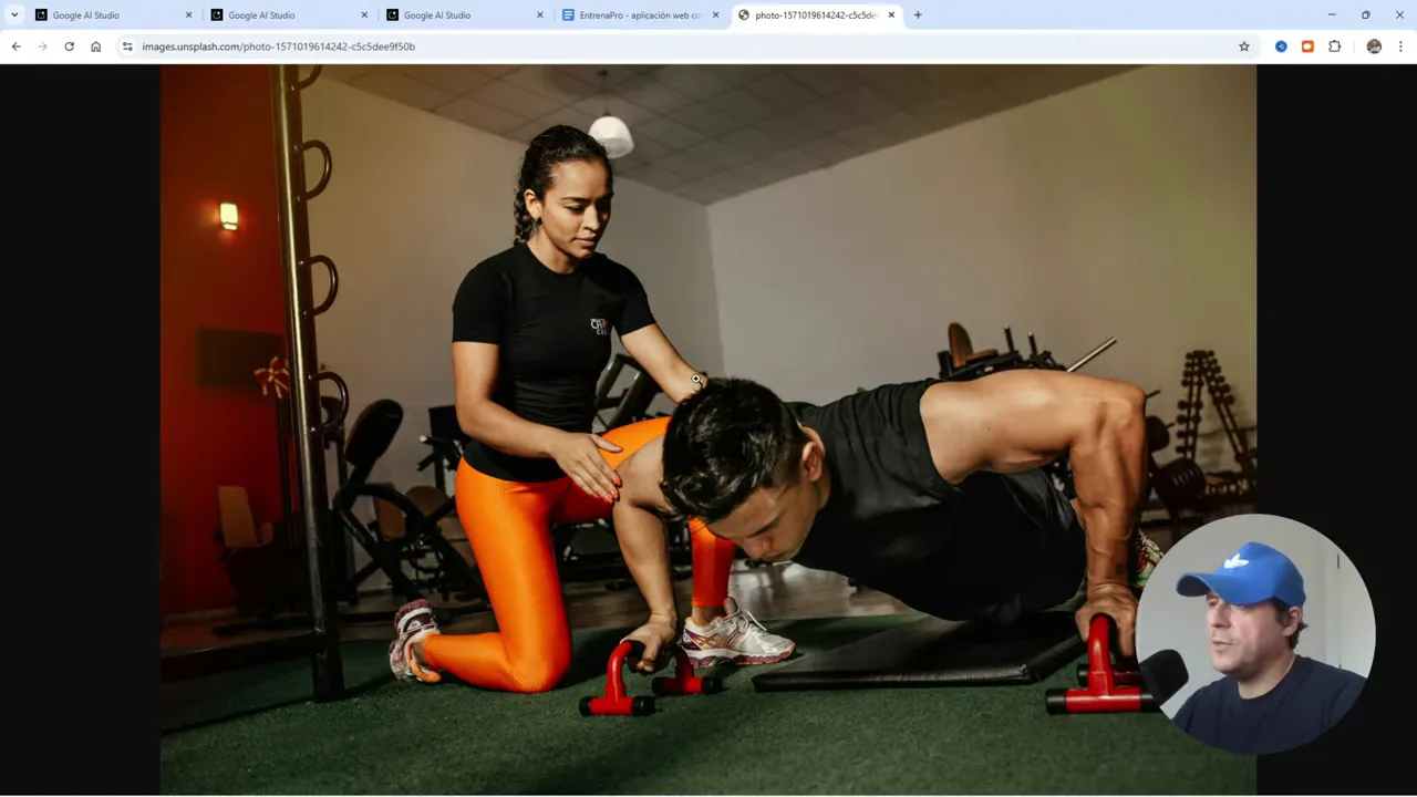 Imagen de fondo seleccionada desde Unsplash para la landing