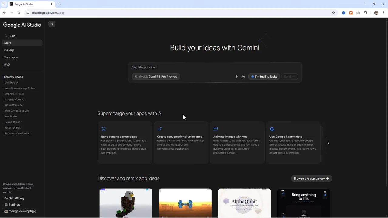 Google Antigravity: ¿El Matador de CURSOR? Lo Probé con Gemini 3 Pro - Guía Completa 8 Interfaz de Google AI Studio con menú lateral y tarjetas de funcionalidades bajo 'Build your ideas with Gemini'