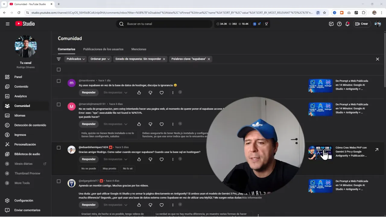 5 Preguntas que me hacen TODO el tiempo sobre crear apps web con IA 1 Captura de YouTube Studio en la sección Comunidad con comentarios sobre Supabase y una superposición circular del presentador hablando.