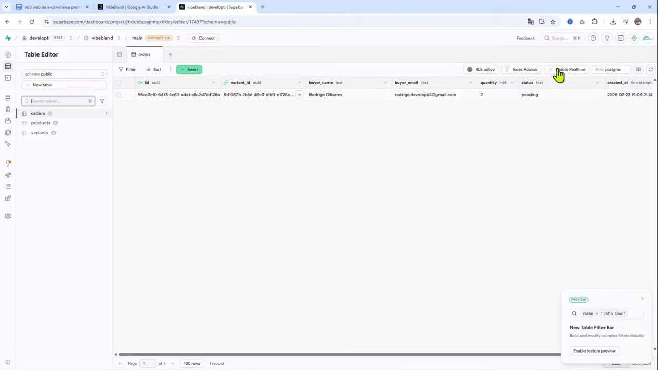 Editor de tablas de Supabase mostrando la tabla 'orders' con una fila visible que incluye buyer_name, buyer_email, quantity y status