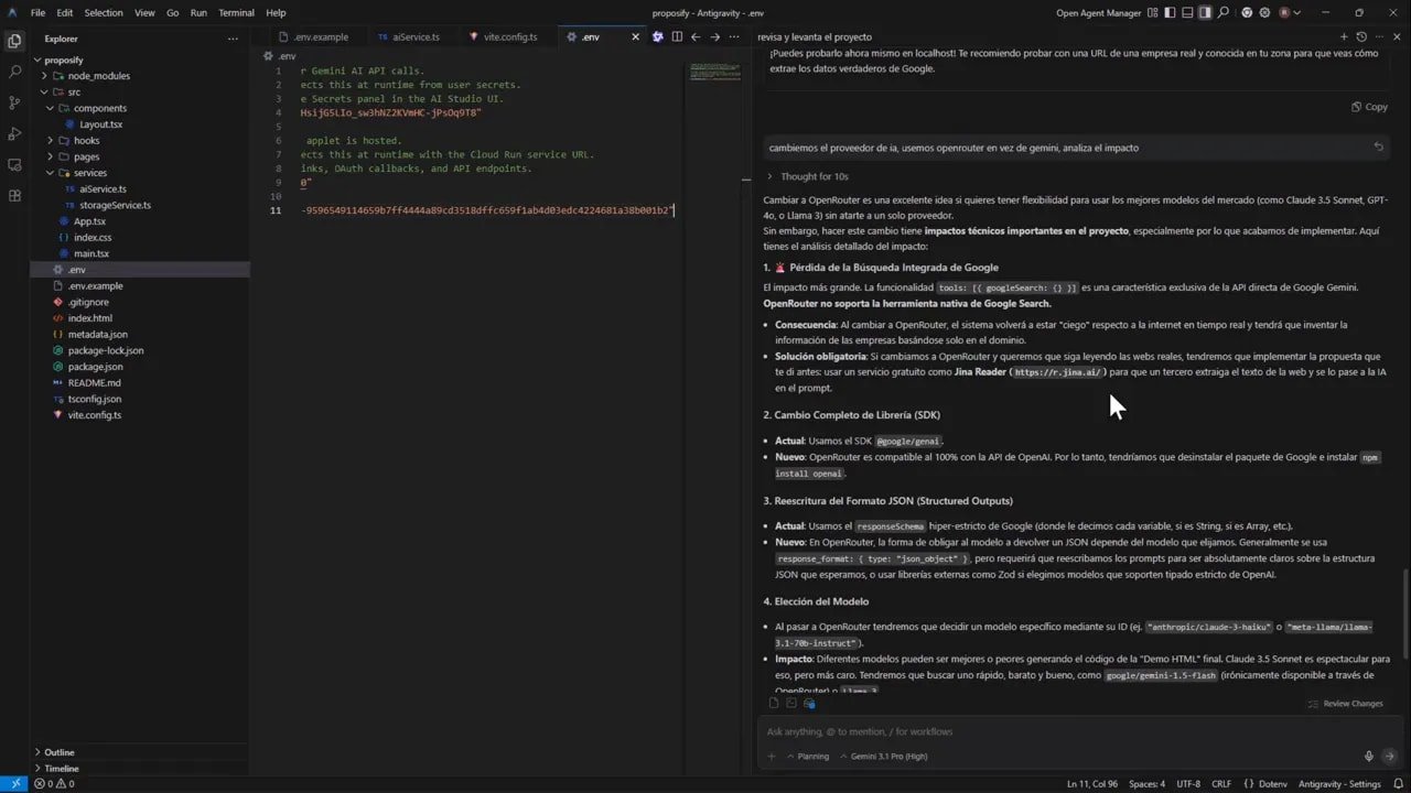 VS Code con archivo .env a la izquierda y un panel de agente a la derecha que muestra el análisis detallado sobre los impactos de cambiar de Gemini a OpenRouter