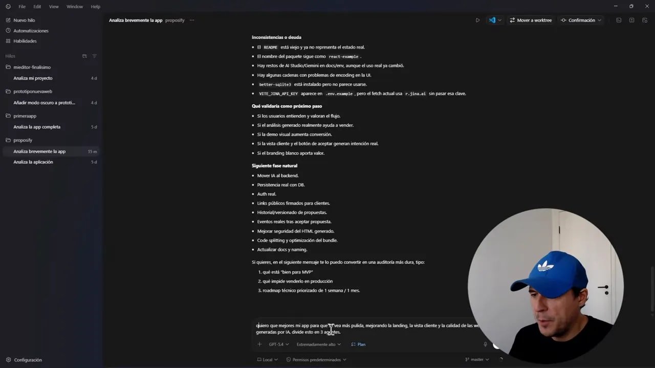 Pantalla de Codex/IDE mostrando una auditoría de app con listas de inconsistencias y siguientes pasos; recuadro circular del presentador en la esquina inferior derecha.
