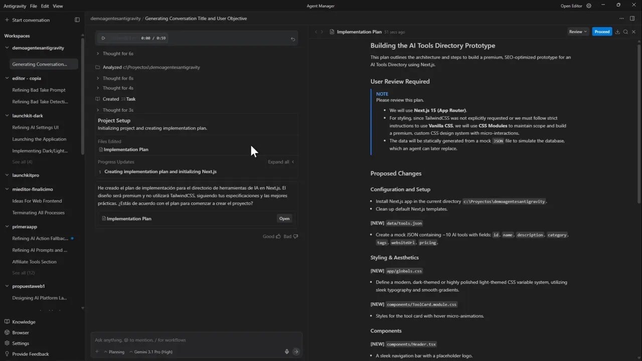 Interfaz de Antigravity con el panel izquierdo de workspaces y a la derecha la sección 'Implementation Plan' que describe el prototipo del directorio de herramientas AI