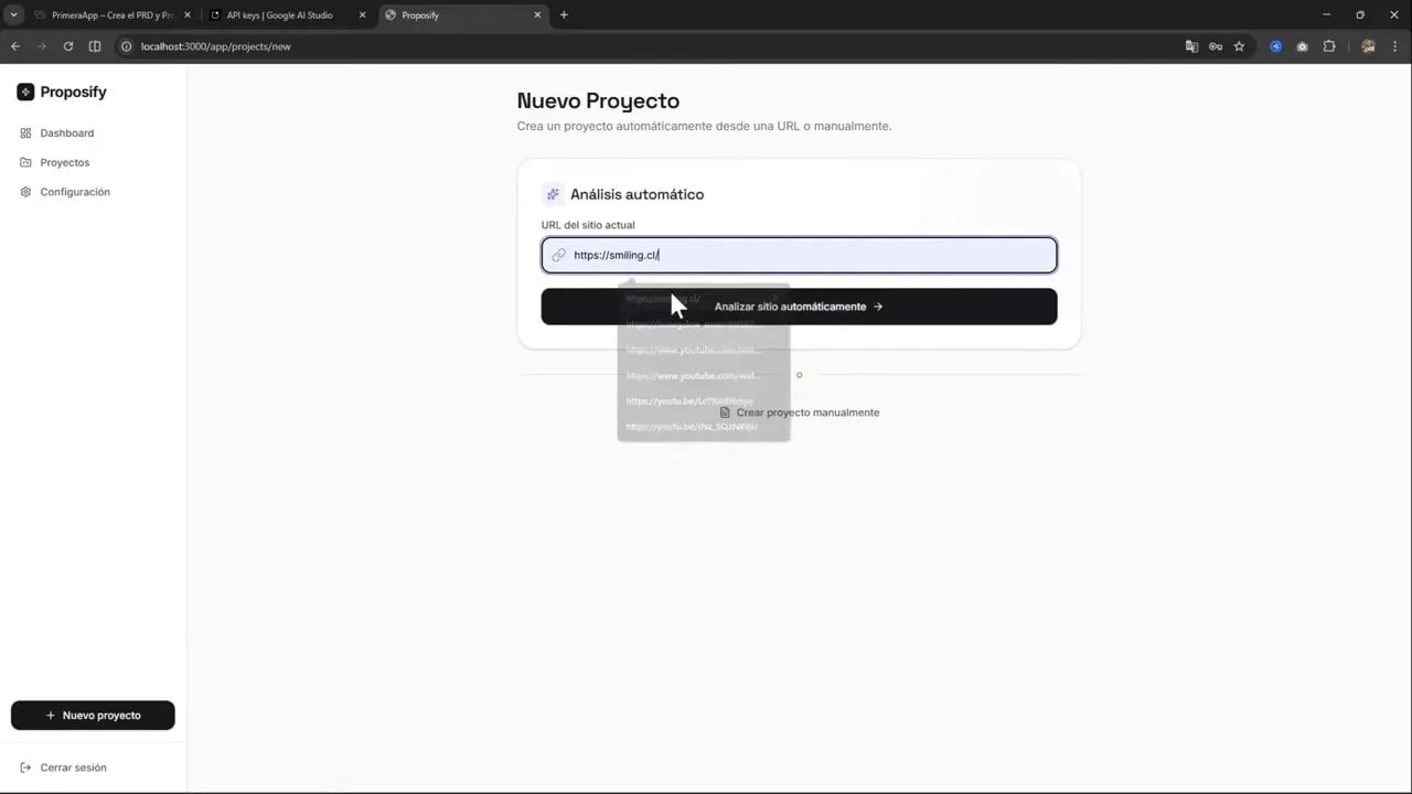Pantalla 'Nuevo Proyecto' de la app mostrando el campo URL y el botón 'Analizar sitio automáticamente'