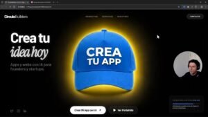 Captura de referencia con gorra azul y texto “CREA TU APP” sobre fondo oscuro