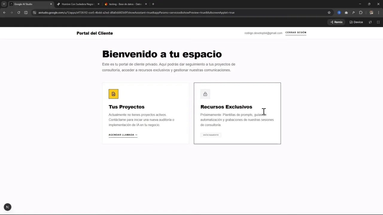 Vista del portal privado del cliente con bienvenida, “Tus Proyectos” y “Recursos Exclusivos”