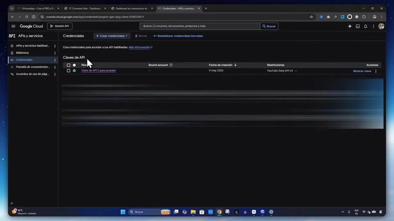 Google Cloud Credenciales mostrando una clave de API para YouTube Data API v3