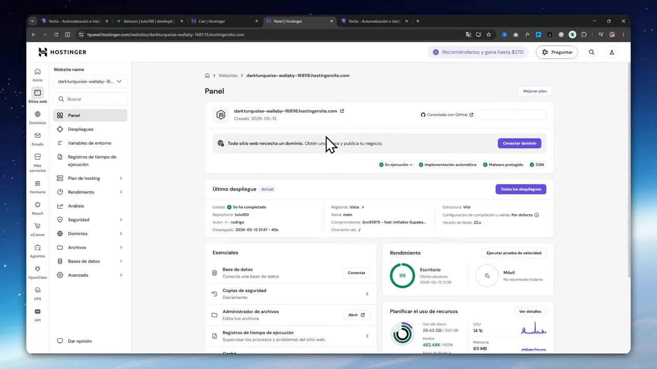 Panel de Hostinger con el sitio desplegado y estado de la publicación