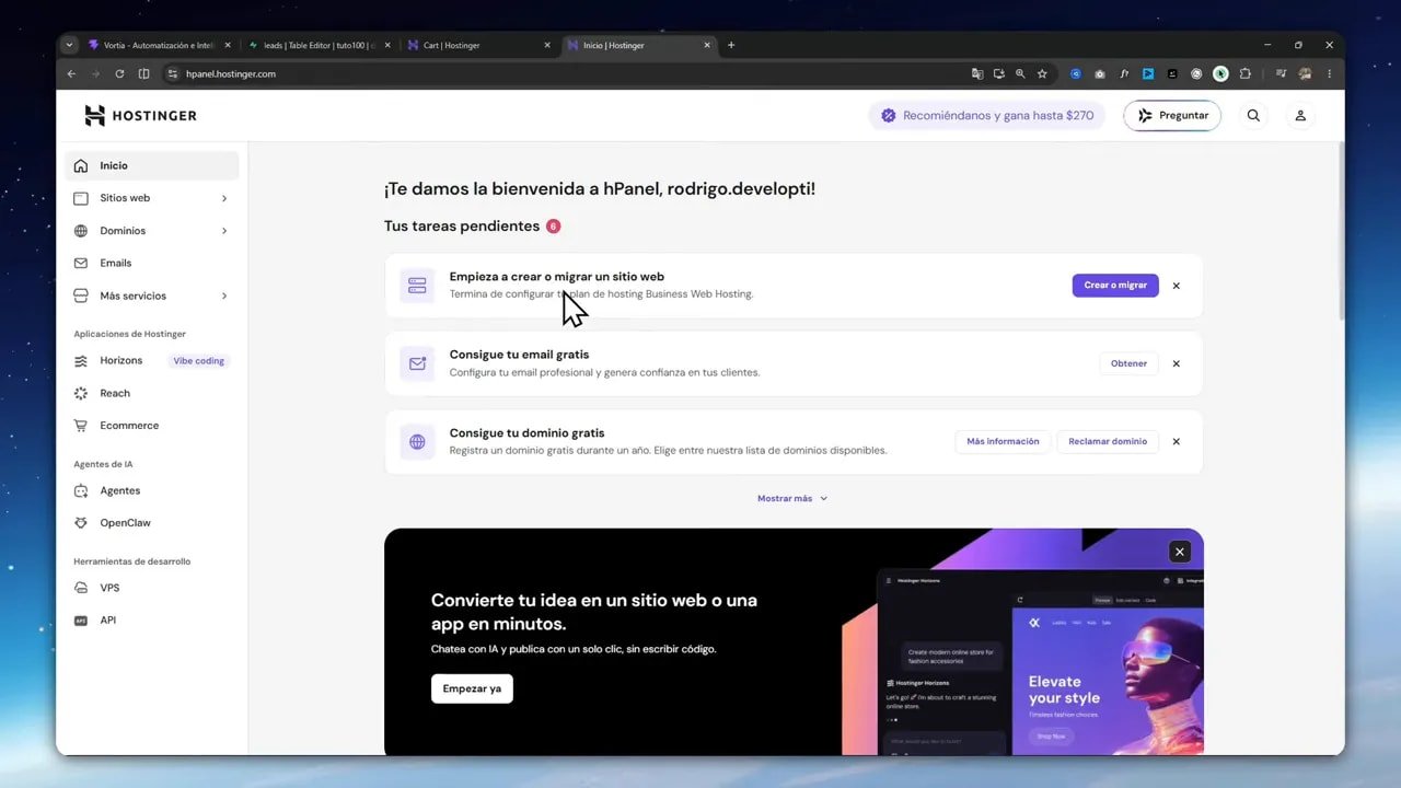 hPanel de Hostinger con tareas pendientes para crear o migrar sitio y configurar email y dominio