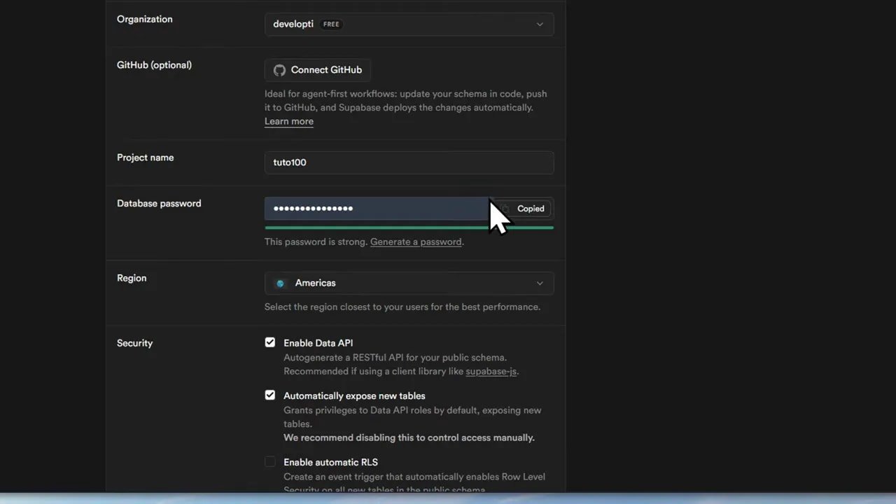 Pantalla de configuración inicial de un nuevo proyecto en Supabase con opciones de seguridad y habilitación de Data API